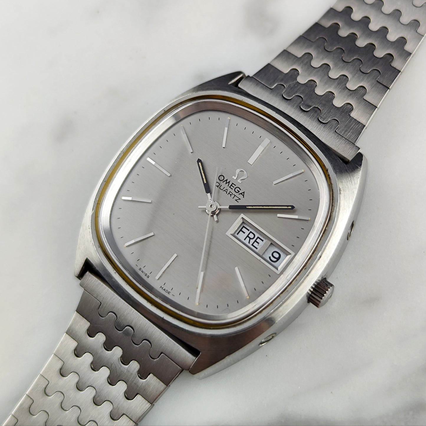 Omega Genéve Steel Quartz Silver Dial Rare German Day-Date 1973 [REF. 196.0066]