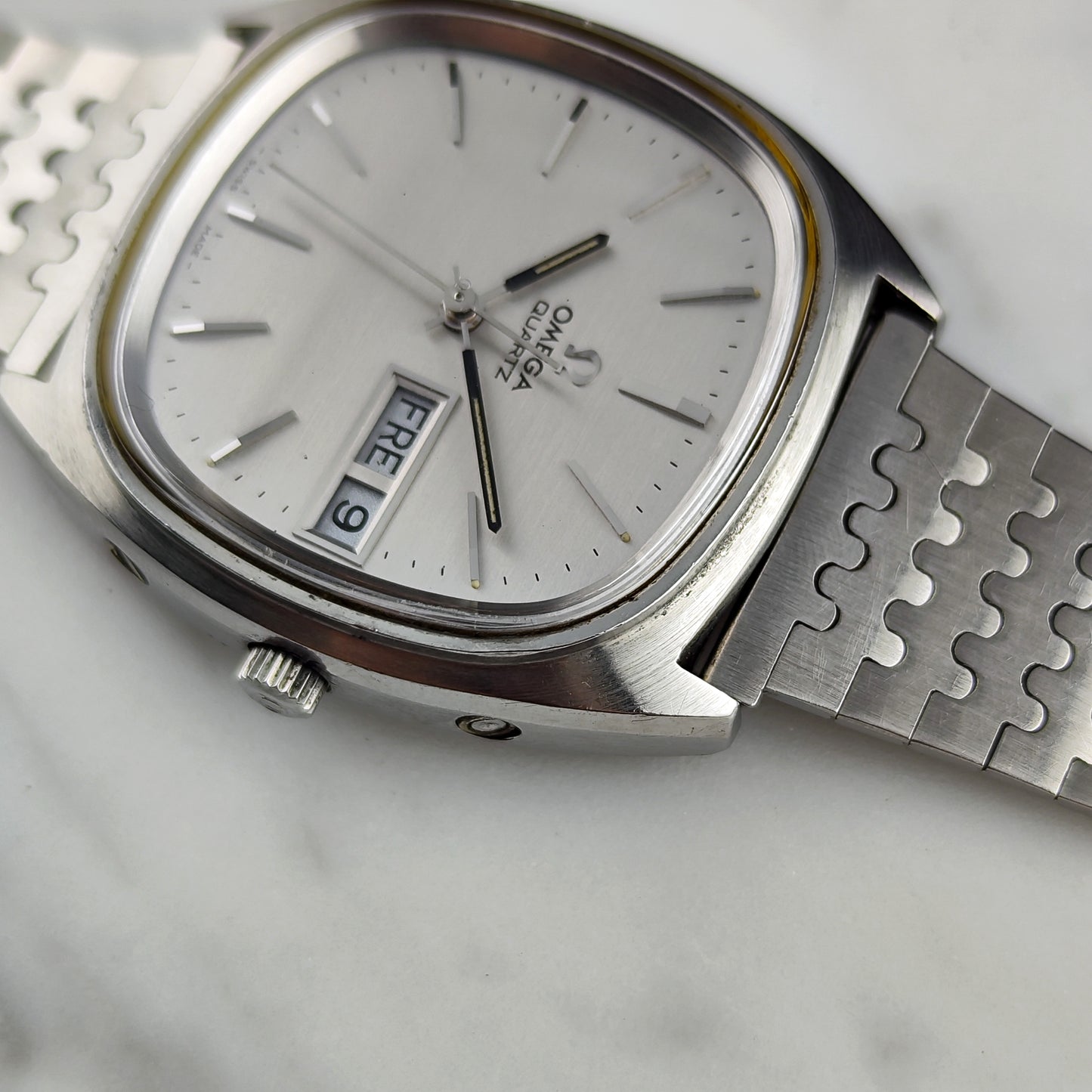 Omega Genéve Steel Quartz Silver Dial Rare German Day-Date 1973 [REF. 196.0066]