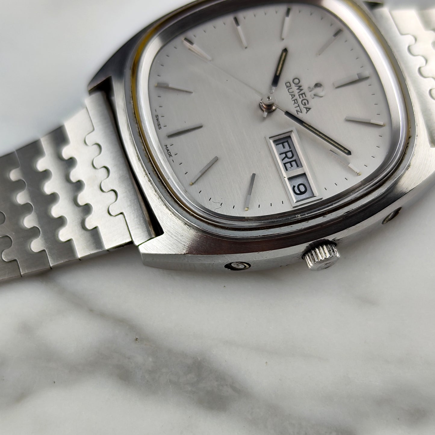 Omega Genéve Steel Quartz Silver Dial Rare German Day-Date 1973 [REF. 196.0066]