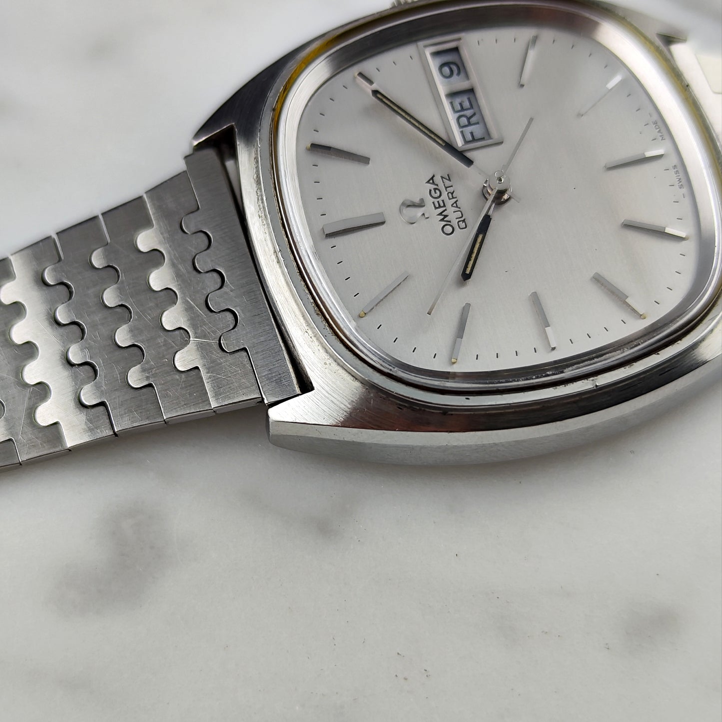 Omega Genéve Steel Quartz Silver Dial Rare German Day-Date 1973 [REF. 196.0066]