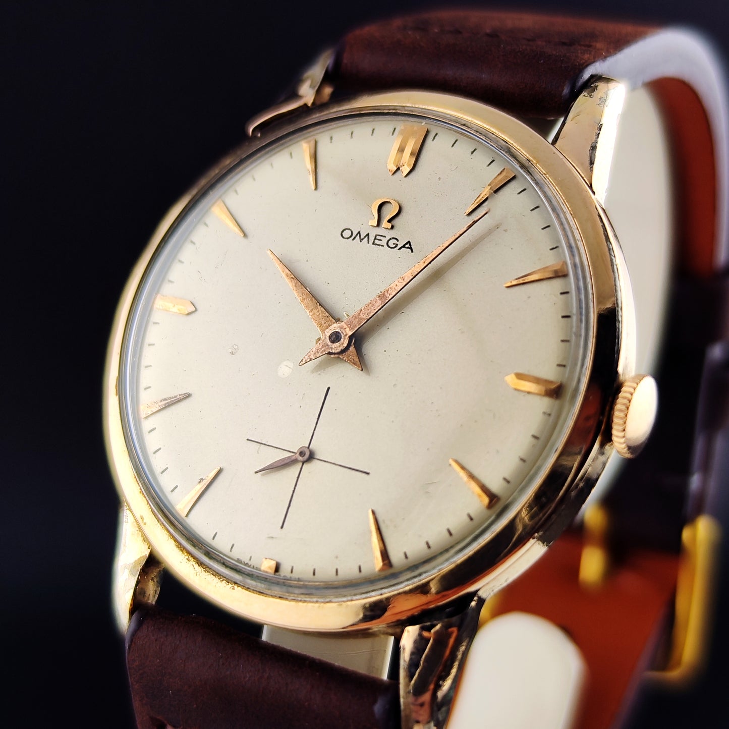 OMEGA Jumbo Gold/Rose White Dial 50s 1954 [REF. 2501]