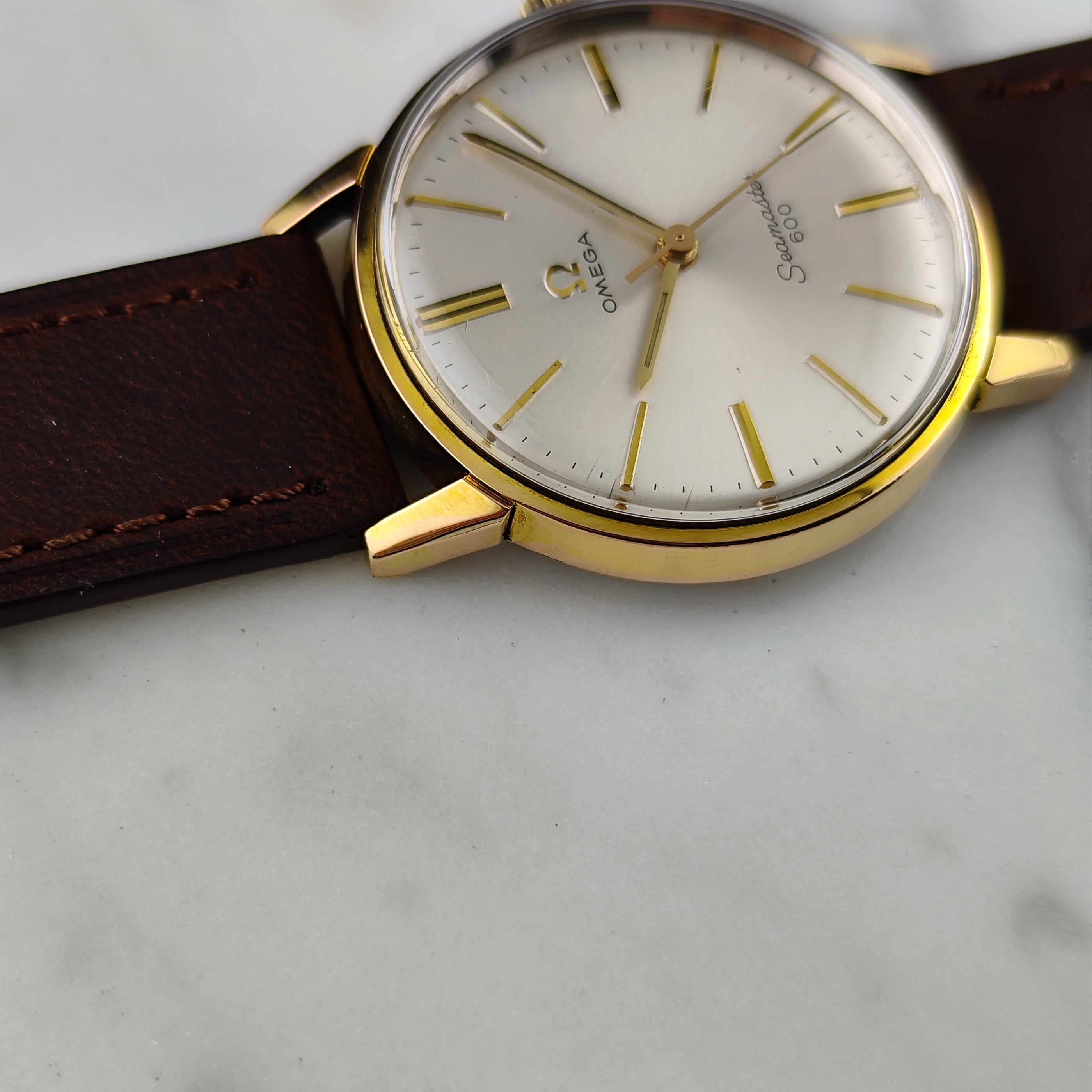 OMEGA Seamaster 600 レザー腕時計　ジャンク品 OMEGA Seamaster 600 Gold Weißes Zifferblatt 1965 – Serviced 06