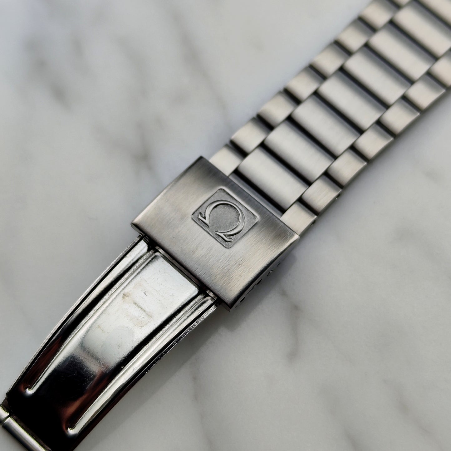 OMEGA Seamaster Automatic White Dial Fullset Box and Papers 1982 [REF. 166.0277]