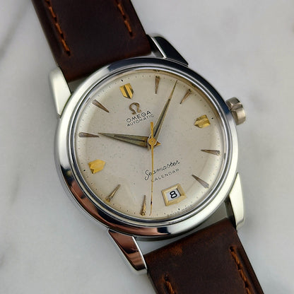 Omega Seamaster Calendar Automatic Steel White Gold Dial 1954 Serviced 10/2026 – Vorderansicht mit Zifferblatt und Datum