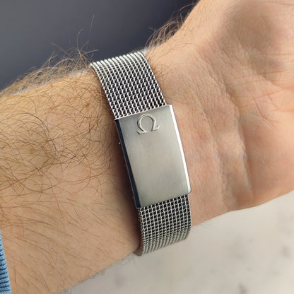 OMEGA Seamaster Cosmic Date with Steel Bracelet Rare [REF. 166.022]