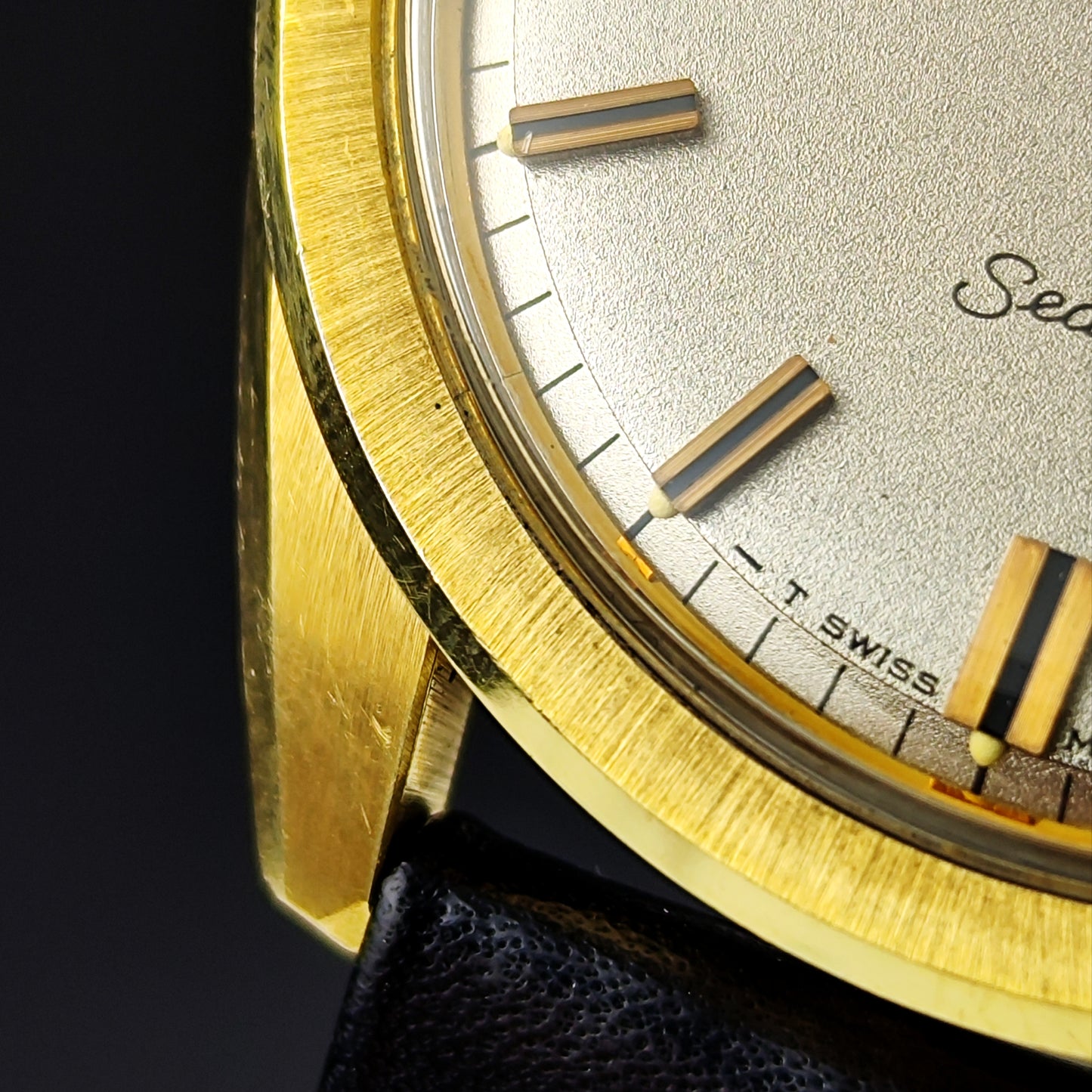 OMEGA Seamaster Gold Automatic Day-Date Sparkling Dial 1969 [REF. 166.032]