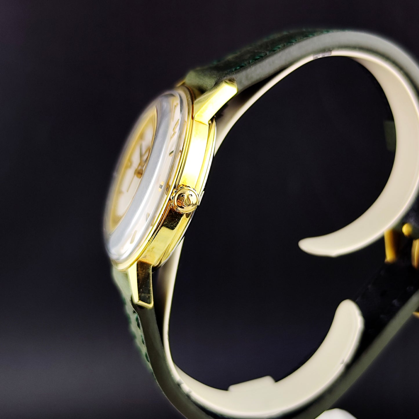 Omega Seamaster Gold Automatic White Crosshair 1966 [REF. 165.002]