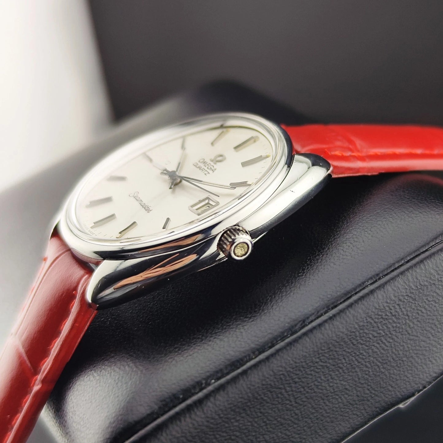 OMEGA Seamaster Silver Dial Quartz Mint Omega Signed Crystal [REF. 196.0078]
