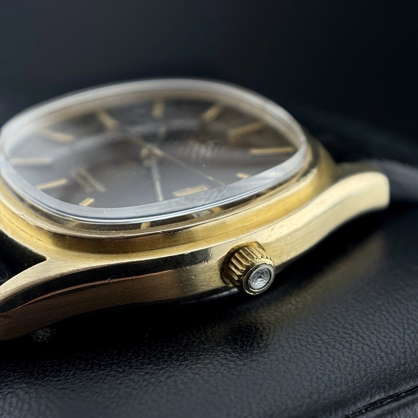 OMEGA Seamaster Quartz Gold Ultra Rare Brown Dial [REF. 196.0150]