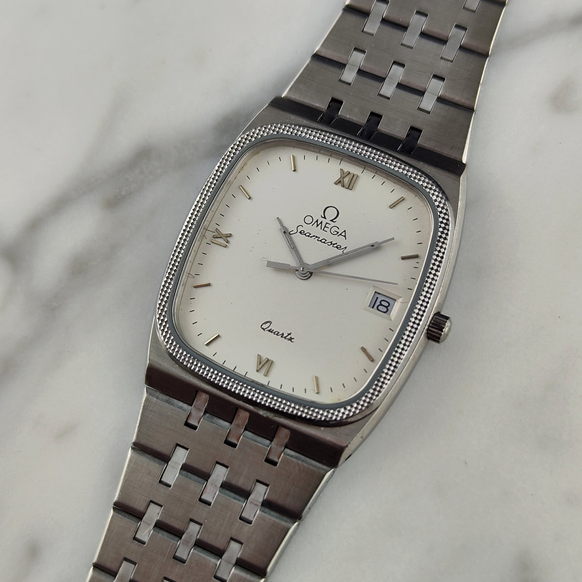 OMEGA Seamaster Quartz White Dial Roman Date 1984 [REF. 196.0276]