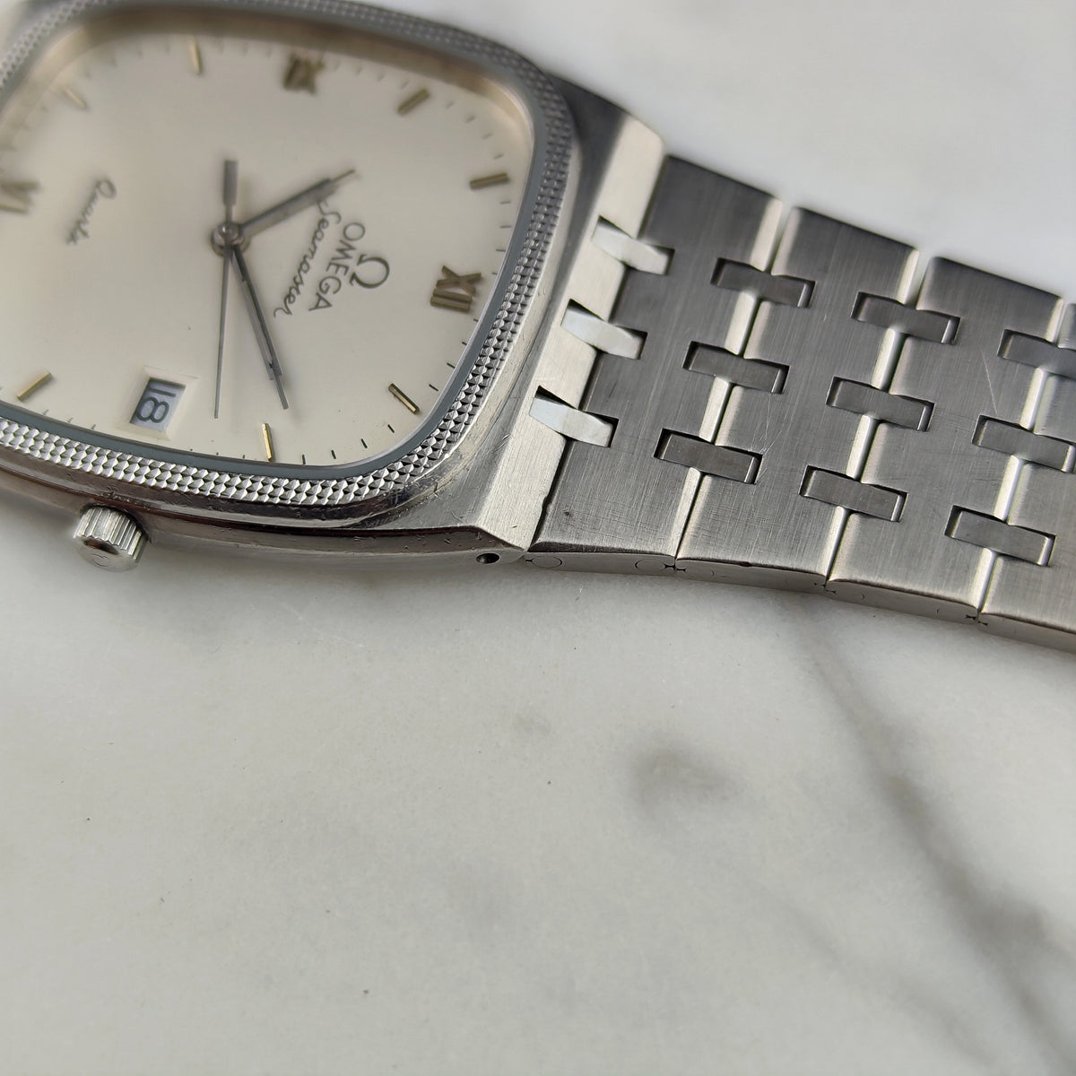 OMEGA Seamaster Quartz White Dial Roman Date 1984 [REF. 196.0276]