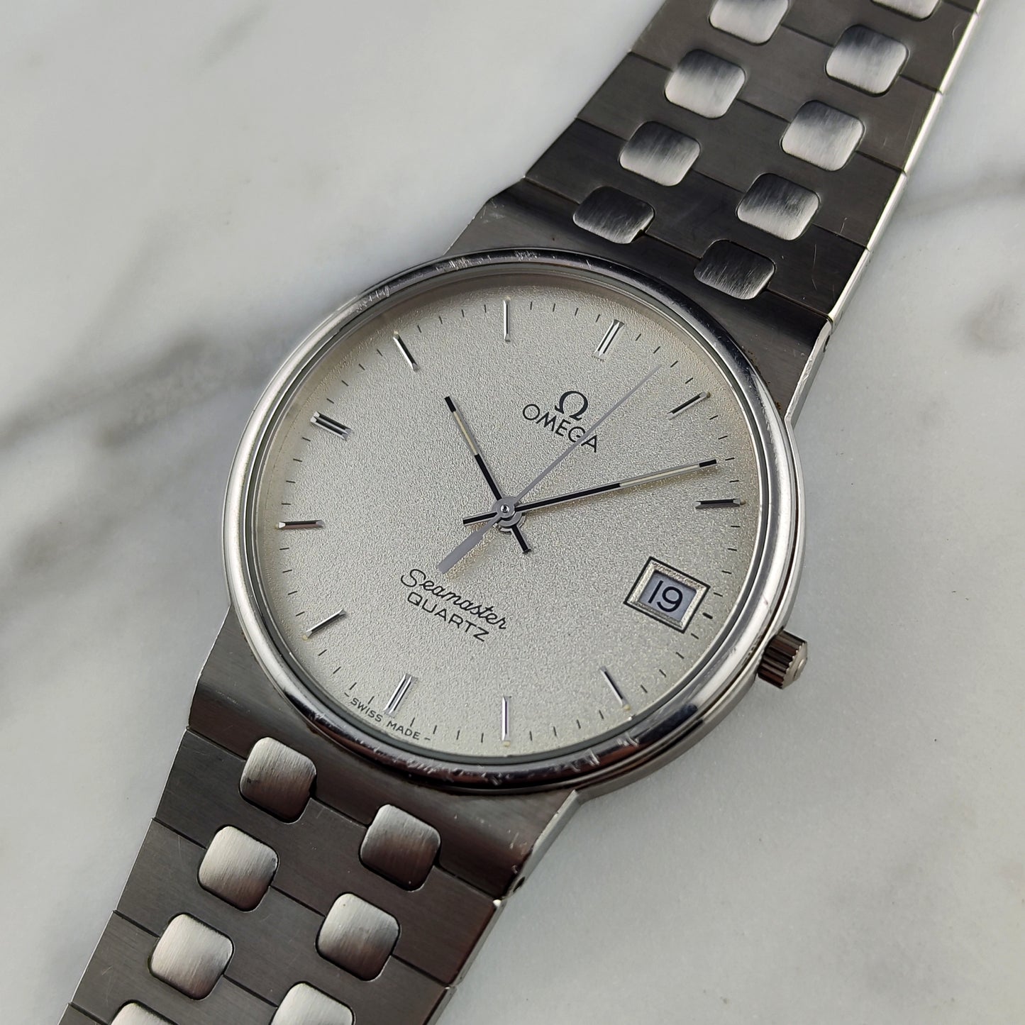 Omega Seamaster Quartz Silver Frosted Dial [REF. 196.0277]