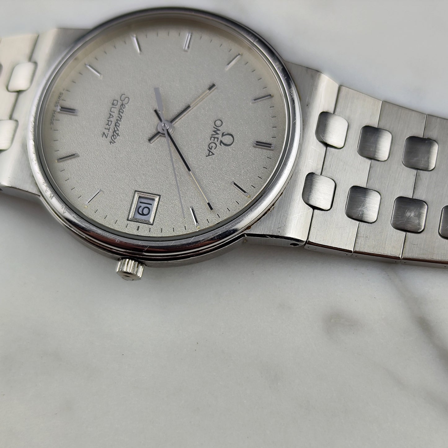 Omega Seamaster Quartz Silver Frosted Dial [REF. 196.0277]