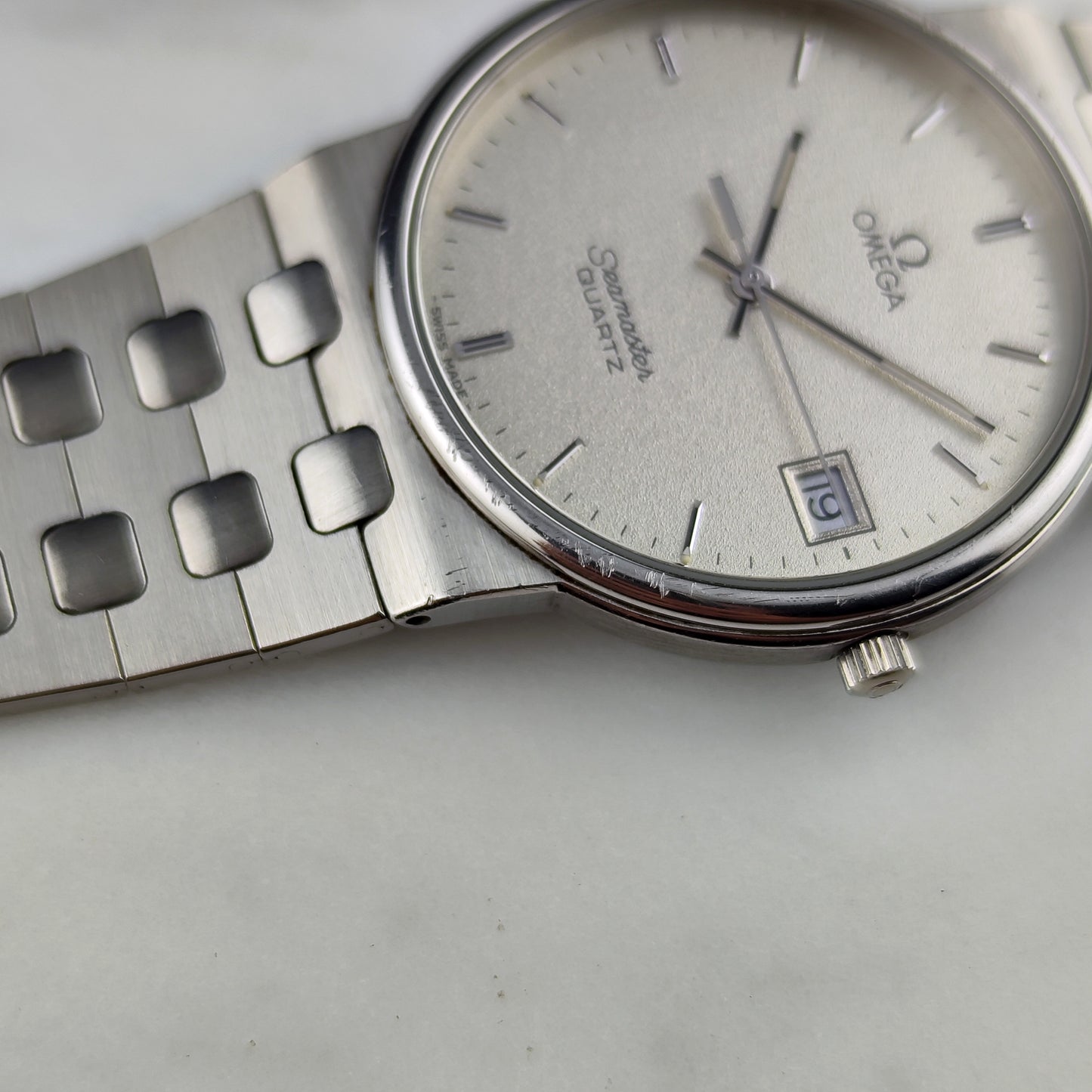 Omega Seamaster Quartz Silver Frosted Dial [REF. 196.0277]