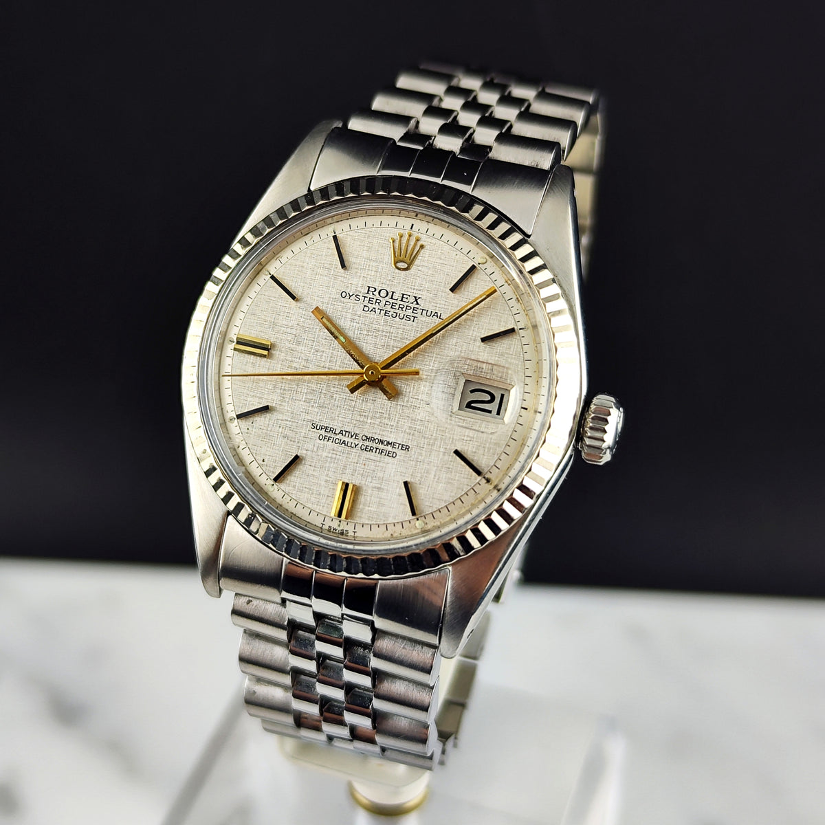 Rolex Datejust 36 Silver Linen Dial Gold 18ct Bezel 1974 [REF. 1601]