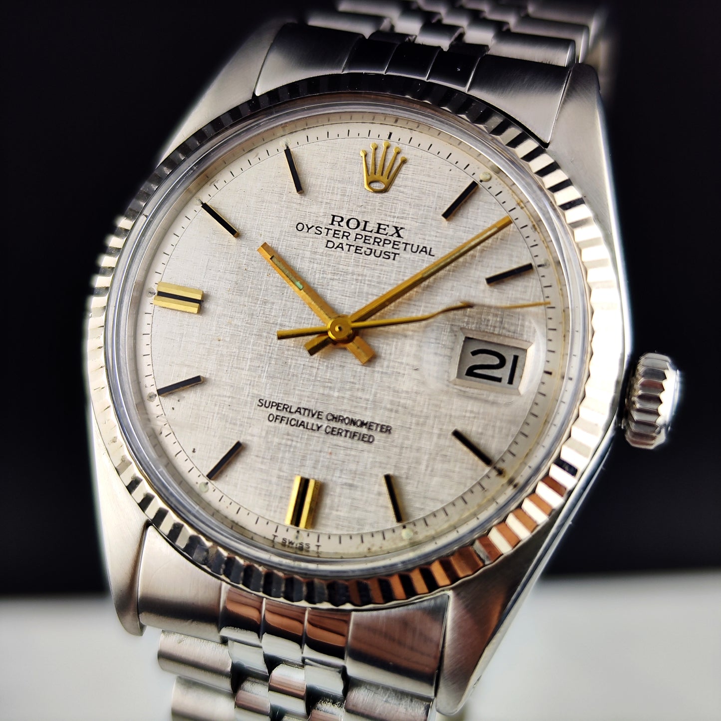 Rolex Datejust 36 Silver Linen Dial Gold 18ct Bezel 1974 [REF. 1601]