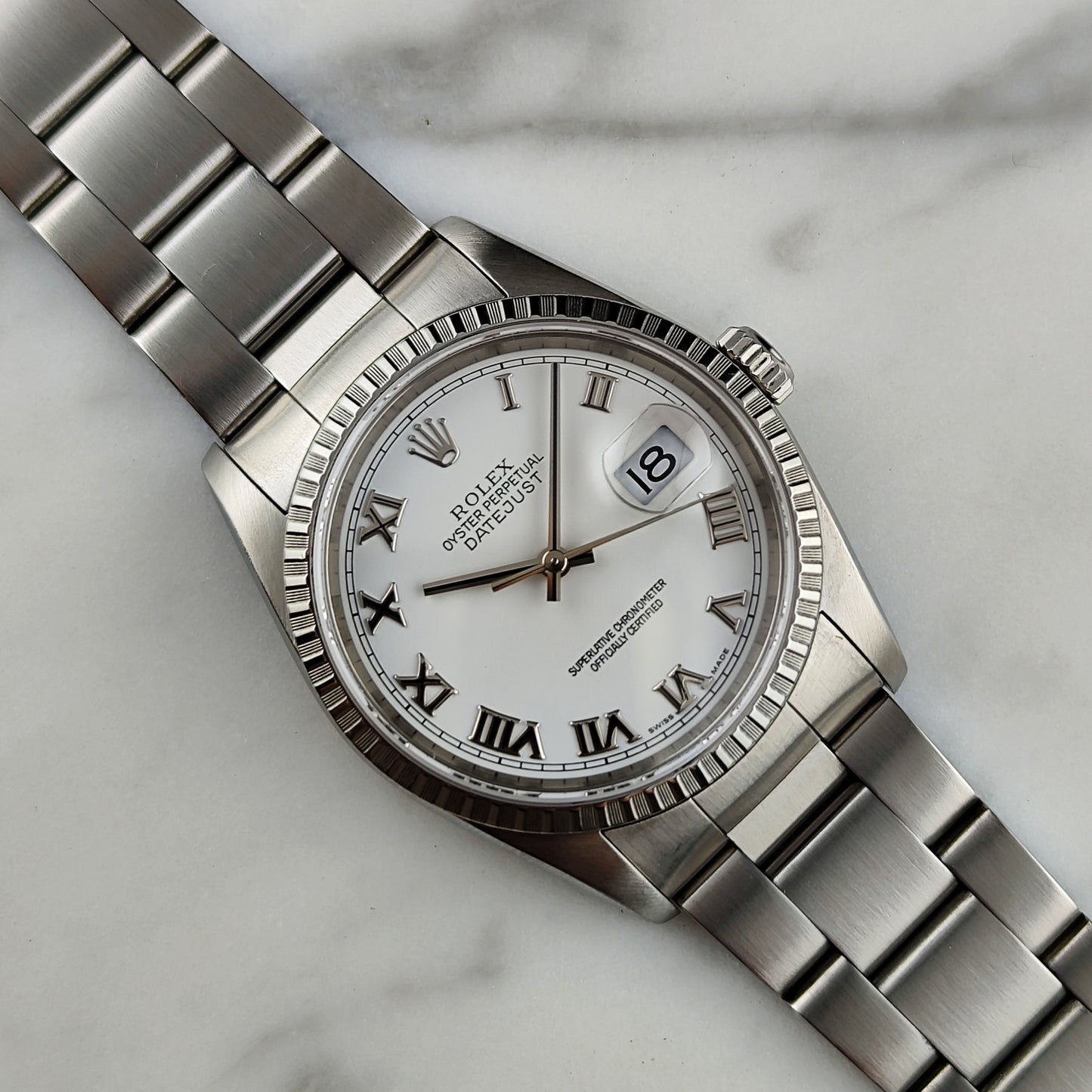 Rolex Datejust 36 White Dial Roman 2005 Fullset Box and Papers [REF. 16220]