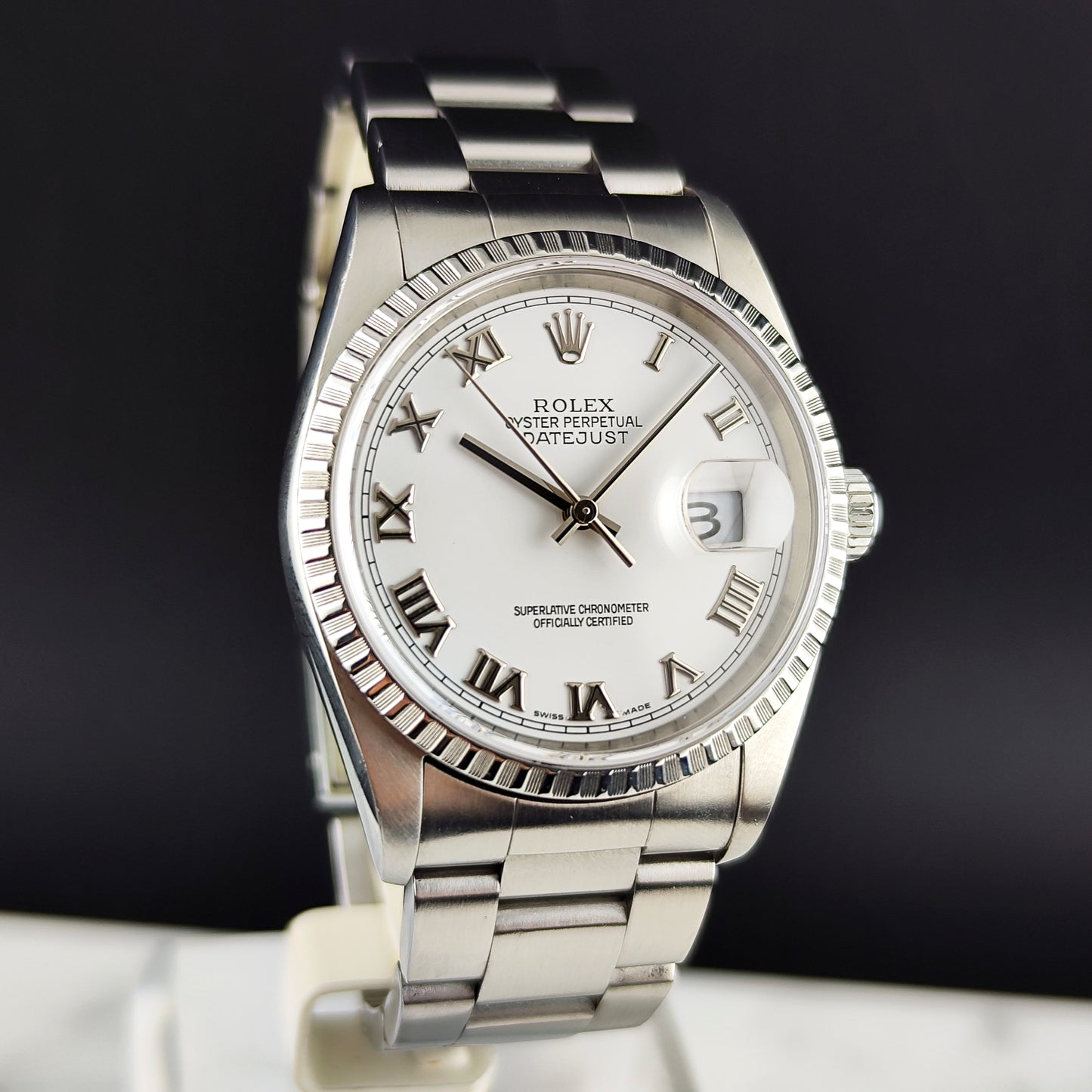 Rolex Datejust 36 White Dial Roman 2005 Fullset Box and Papers [REF. 16220]