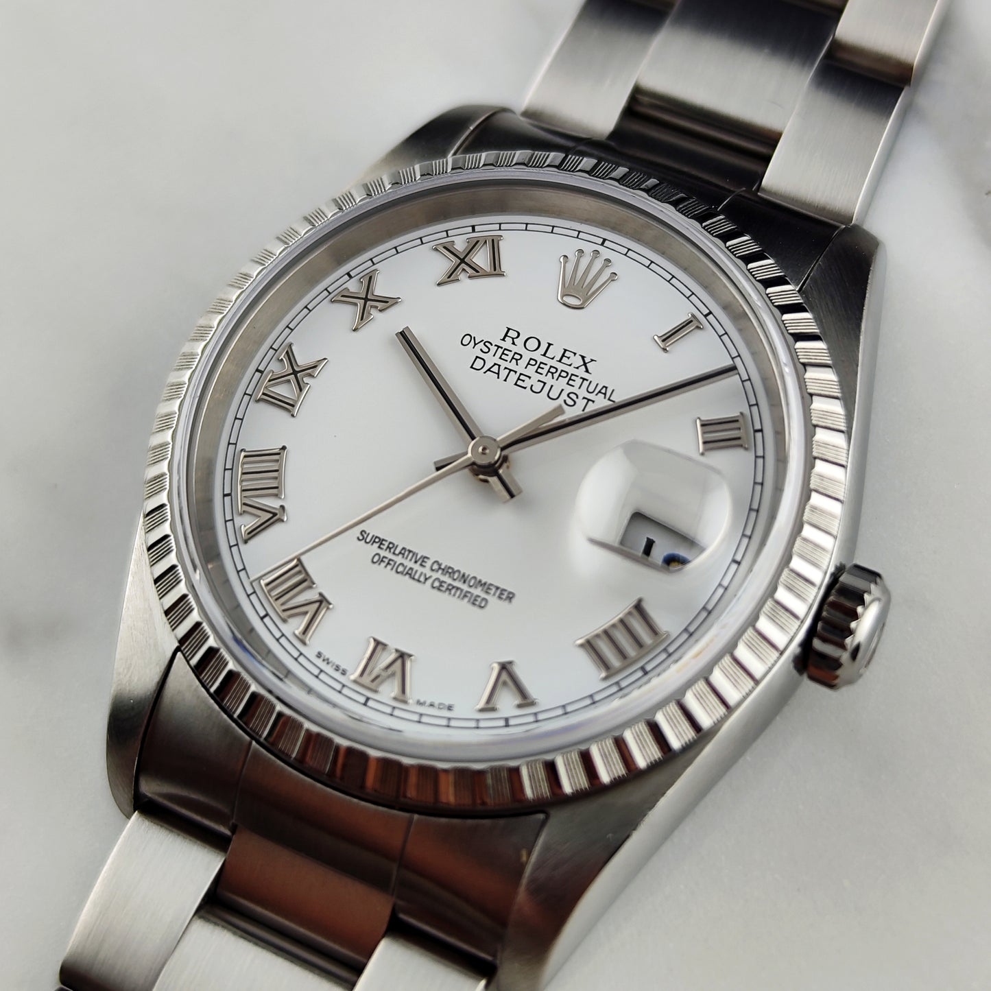 Rolex Datejust 36 White Dial Roman 2005 Fullset Box and Papers [REF. 16220]