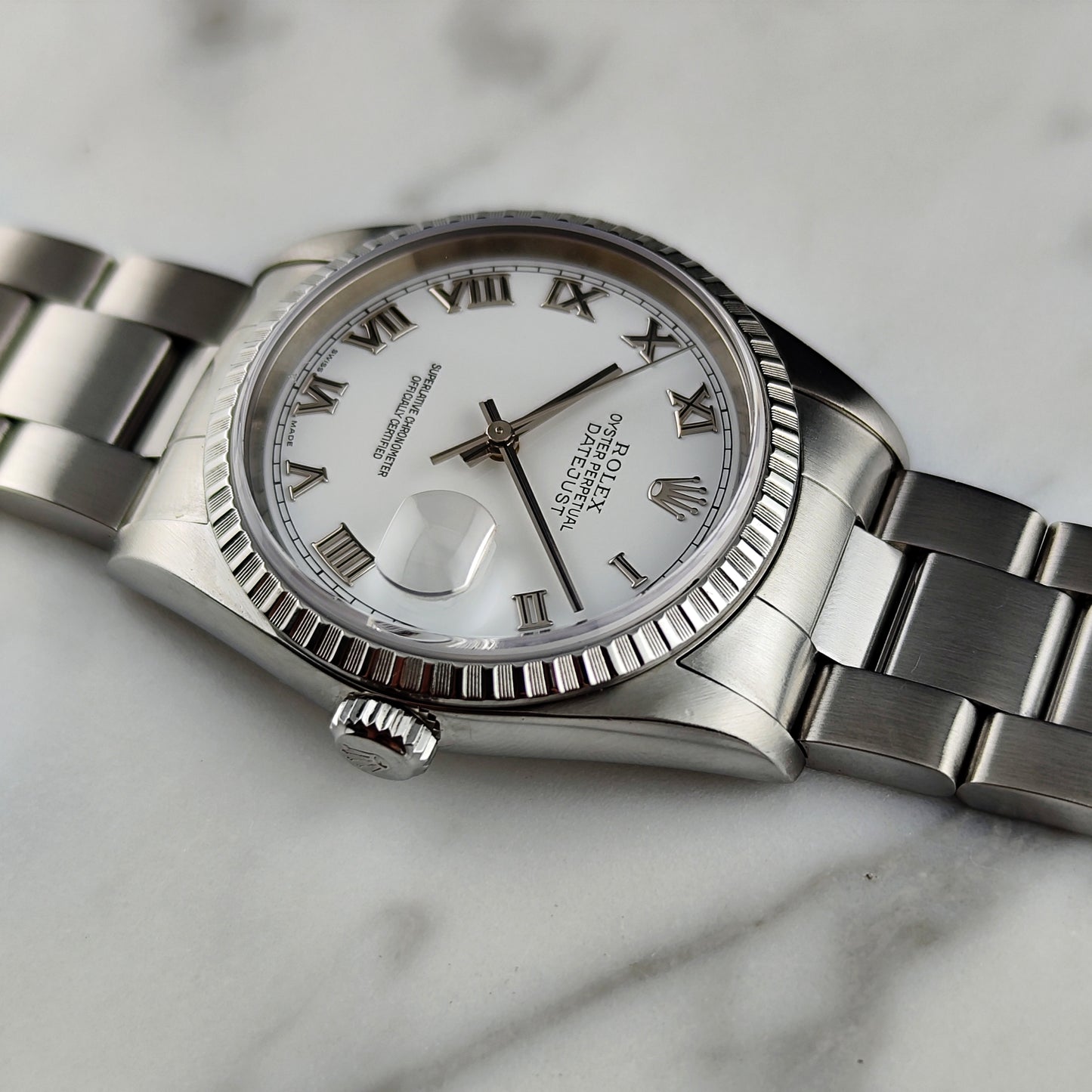 Rolex Datejust 36 White Dial Roman 2005 Fullset Box and Papers [REF. 16220]