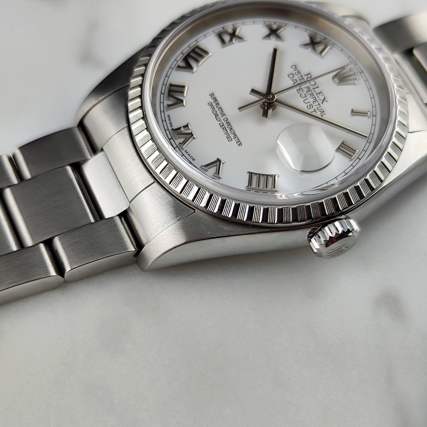 Rolex Datejust 36 White Dial Roman 2005 Fullset Box and Papers [REF. 16220]
