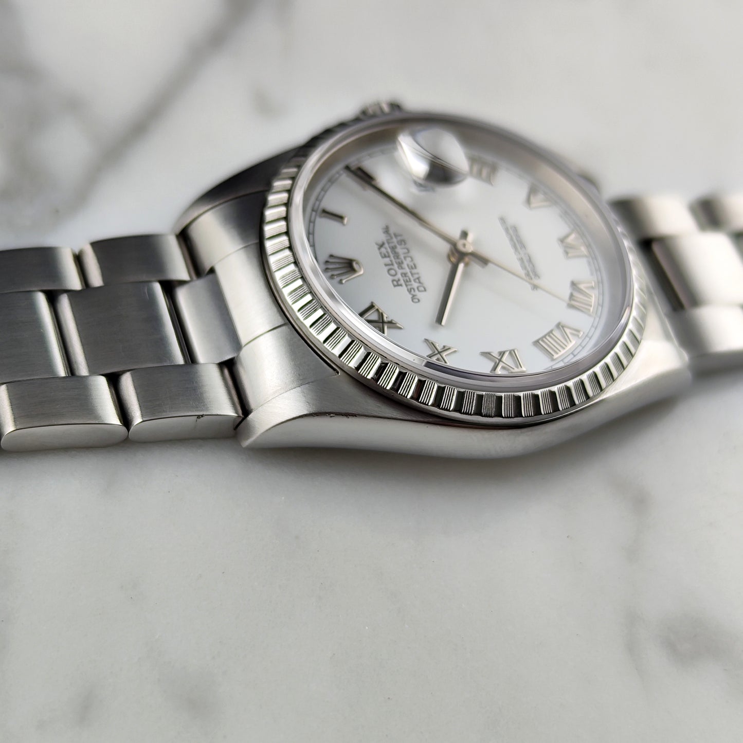 Rolex Datejust 36 White Dial Roman 2005 Fullset Box and Papers [REF. 16220]