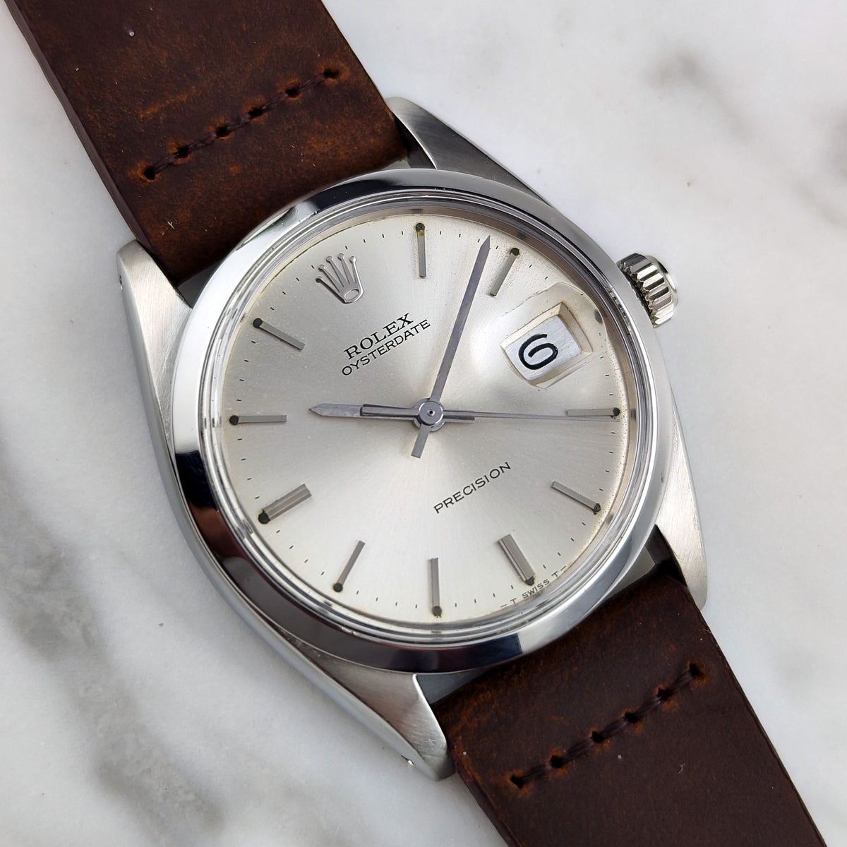 Rolex Oyster Precision Date Silver Dial 1976 Serviced 10/2026 with Box – Schrägansicht Zifferblatt mit Datum