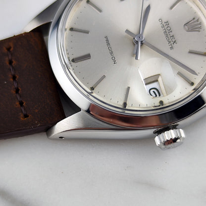 Rolex Oyster Precision Date Silver Dial 1976 Serviced 10/2026 with Box – Zifferblatt und Krone in Nahaufnahme