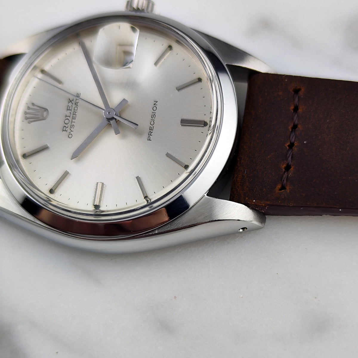 Rolex Oyster Precision Date Silver Dial 1976 Serviced 10/2026 with Box – Zifferblatt mit Seitenansicht und Band