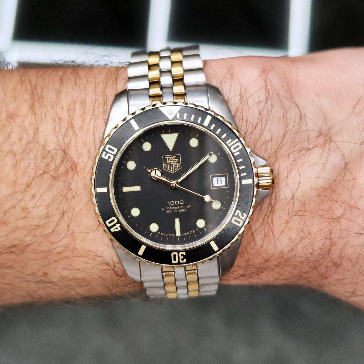 TAG Heuer Professional 1000 Two-Tone Black Dial – Am Handgelenk getragen