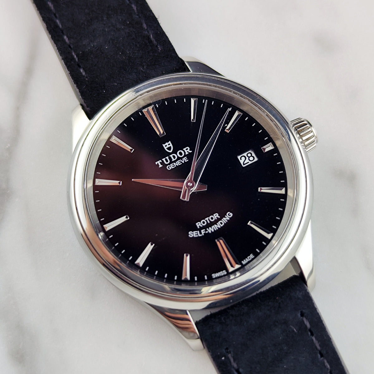 Tudor Genéve Black Dial Papers 2015 Serviced 10/2026 – Vorderansicht mit Zifferblatt